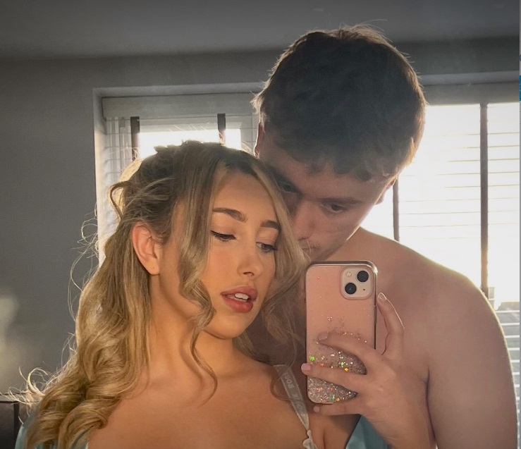 Chlo & Matt Profile Image