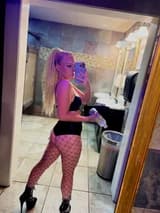 Caroline baarolinee OnlyFans